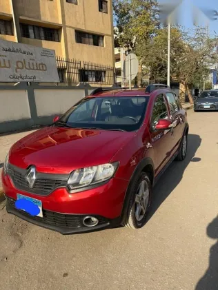 رينو سانديرو 2016 أحمر مستعملة للبيع