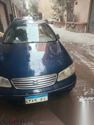 نيسان صنى 2009 أزرق غامق مستعملة للبيع