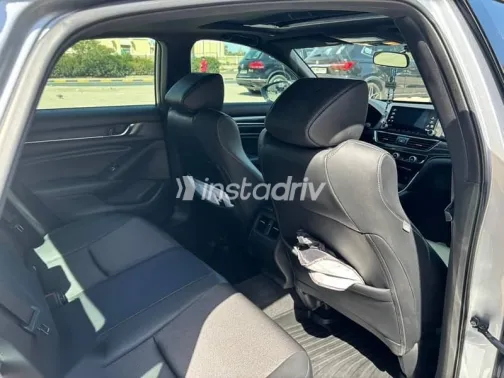 هوندا أكورد 2019 فضي مستعملة للبيع - 4