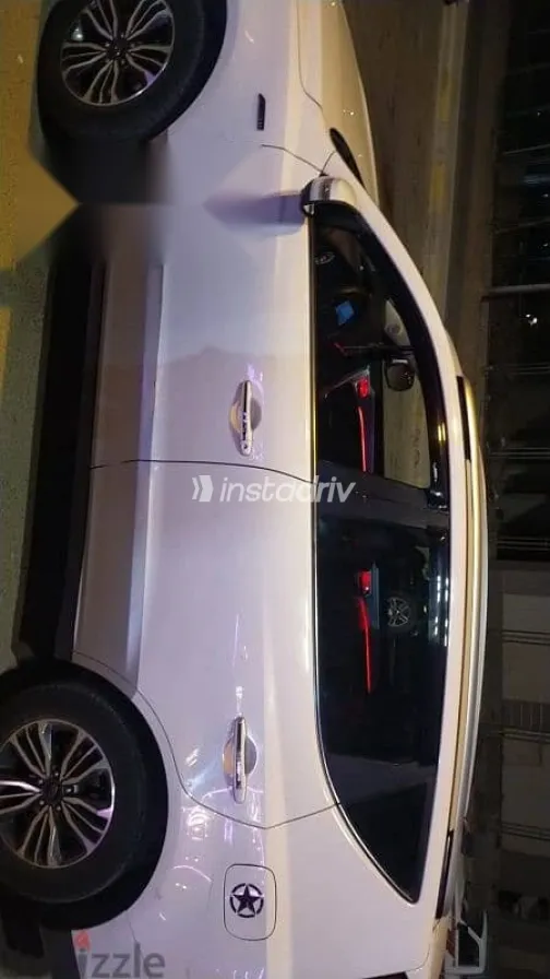 جيلي امجراند 2019 أبيض مستعملة للبيع - 3