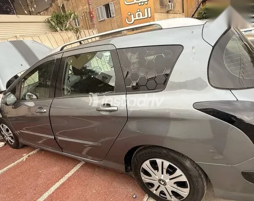 بيجو 308 2011 فضي مستعملة للبيع - 10