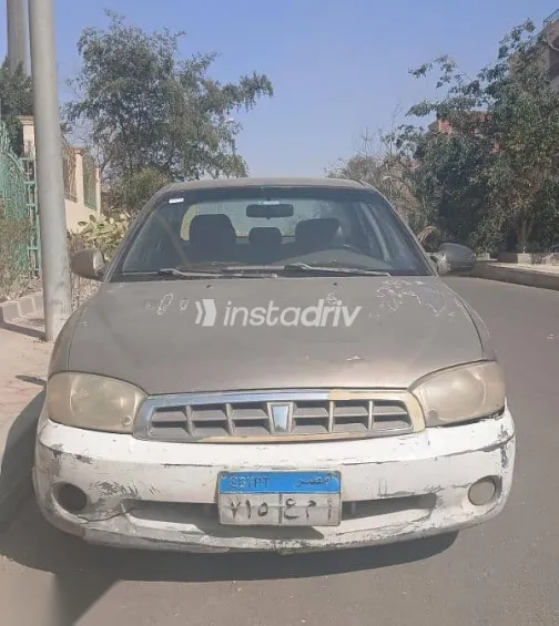 Kia Sephia 2003 Gold Used for Sale - 1