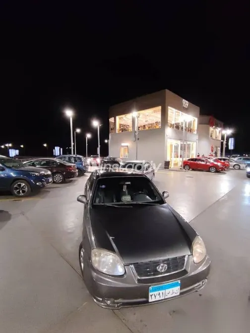 هيونداي فيرنا 2007 رمادي مستعملة للبيع - 1