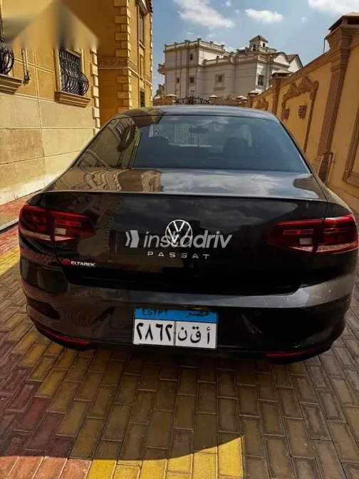 فولكس فاغن باسات 2021 رمادي مستعملة للبيع - 2