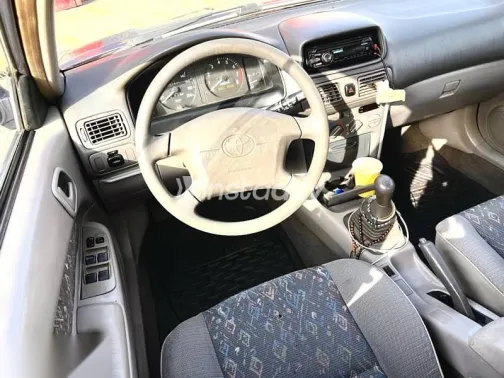 تويوتا كورولا 1998 أبيض مستعملة للبيع - 8