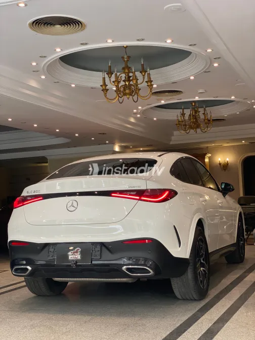 مرسيدس GLC 200 2024 أبيض مستعملة للبيع - 2