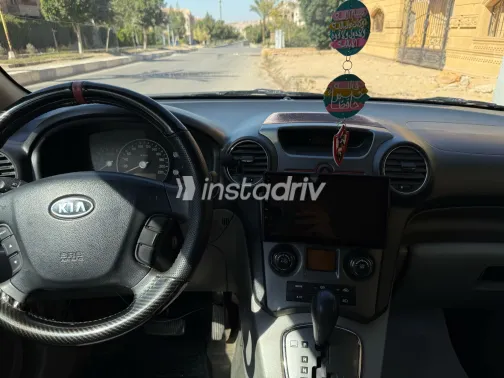 كيا كارينز 2013 أبيض مستعملة للبيع - 3