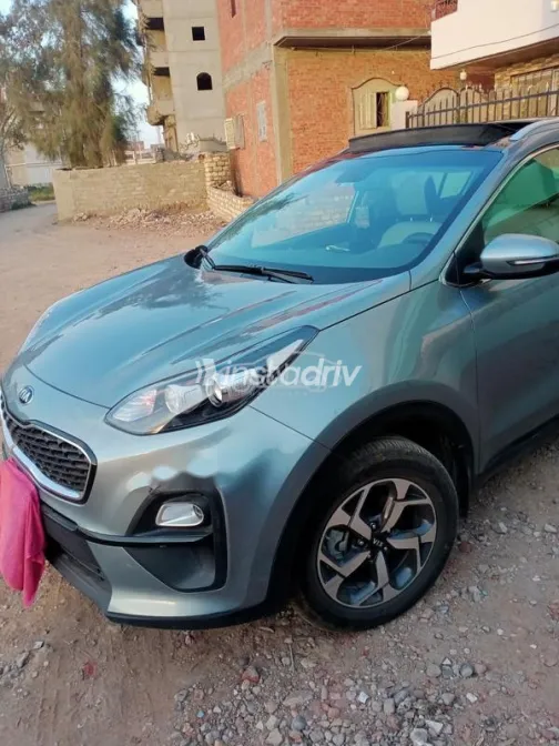 كيا سبورتاج 2021 أبيض مستعملة للبيع - 1