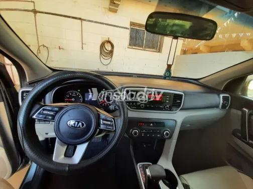 كيا سبورتاج 2021 أبيض مستعملة للبيع - 5