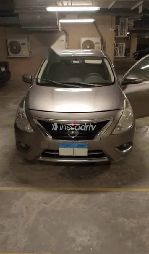 نيسان صنى 2017 ذهبي مستعملة للبيع - 5