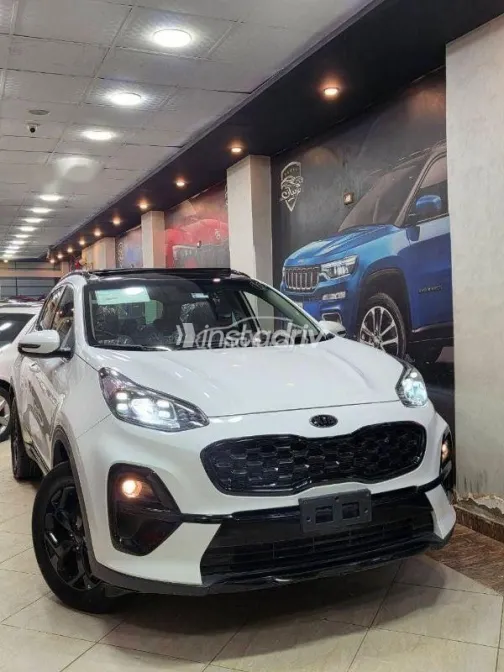 Kia Sportage 2022 White Used for Sale - 1
