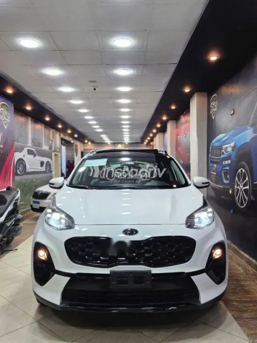Kia Sportage 2022 White Used for Sale - 2