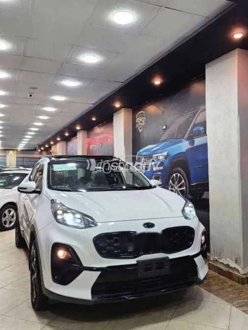 Kia Sportage 2022 White Used for Sale - 4