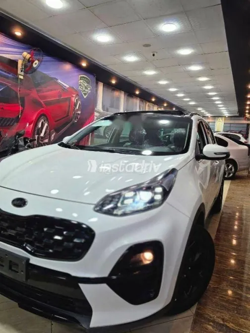 Kia Sportage 2022 White Used for Sale - 5
