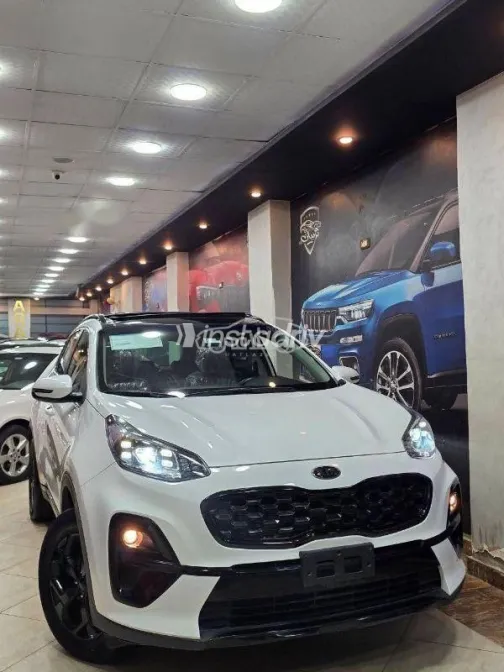 Kia Sportage 2022 White Used for Sale - 9