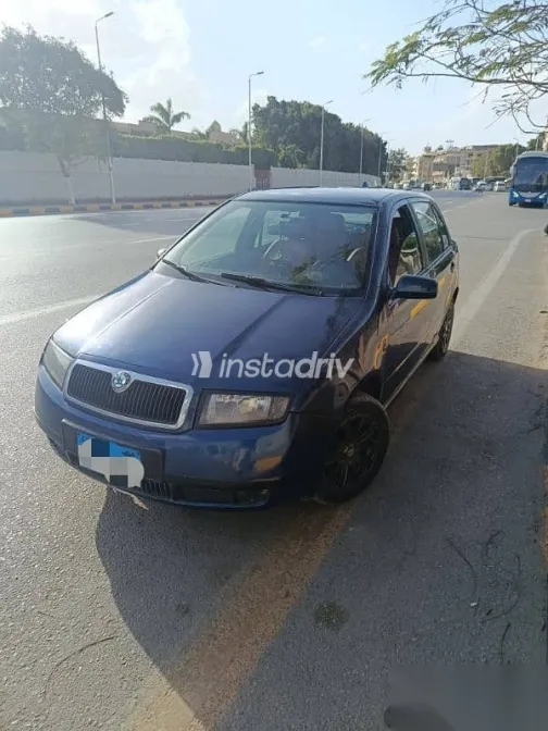 سكودا فابيا 2002 أزرق غامق مستعملة للبيع - 1