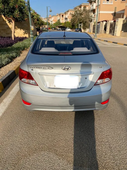 Hyundai Accent 2014 White Used for Sale - 3