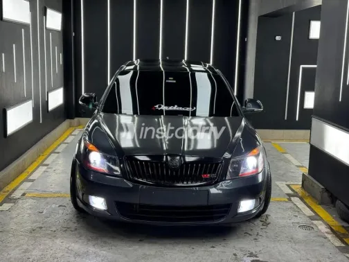 سكودا فانتازيا 2010 أبيض مستعملة للبيع - 3