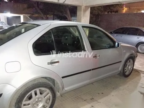 فولكس فاغن بورا 2000 فضي مستعملة للبيع - 6