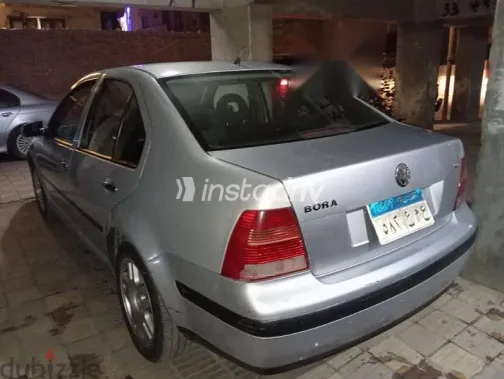 فولكس فاغن بورا 2000 فضي مستعملة للبيع - 7