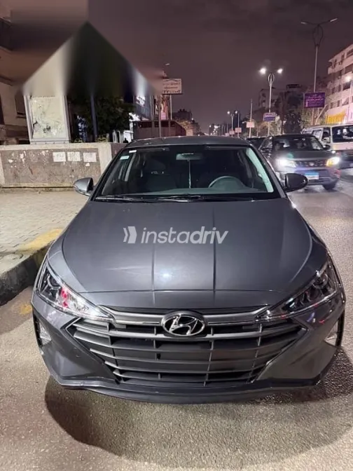 هيونداي إلنترا 2026 رمادي مستعملة للبيع - 1