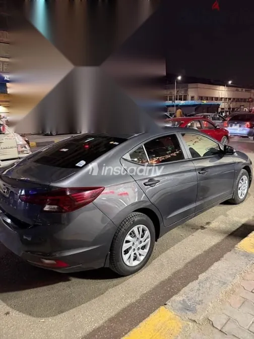 هيونداي إلنترا 2026 رمادي مستعملة للبيع - 4