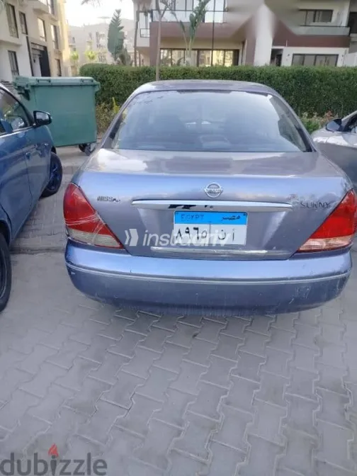 نيسان صنى 2008 أزرق غامق مستعملة للبيع - 2