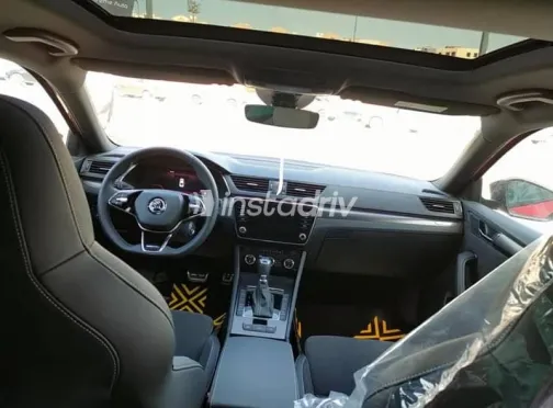 سكودا سوبيرب 2023 أحمر مستعملة للبيع - 6