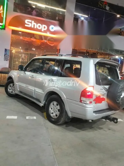 Mitsubishi Pajero 2003 Silver Used for Sale - 2