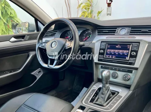 فولكس فاغن باسات 2019 أبيض مستعملة للبيع - 1