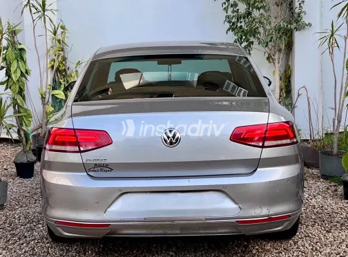 فولكس فاغن باسات 2019 أبيض مستعملة للبيع - 2