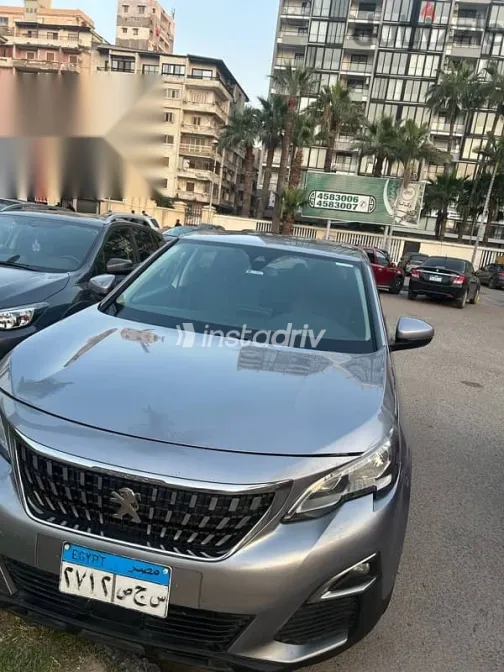 بيجو 3008 2021 فضي مستعملة للبيع - 1