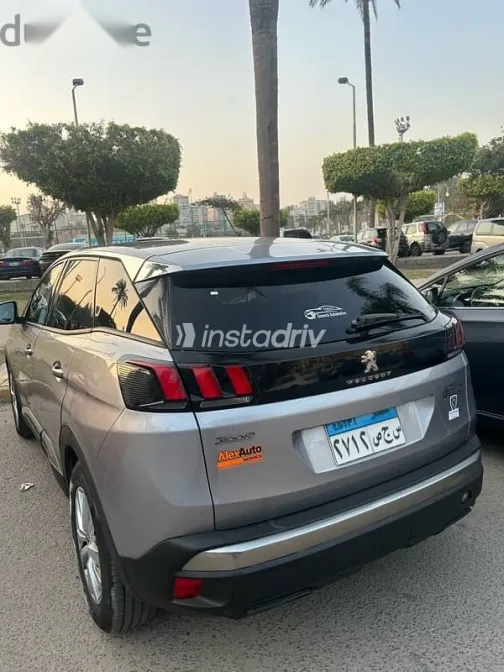 بيجو 3008 2021 فضي مستعملة للبيع - 2