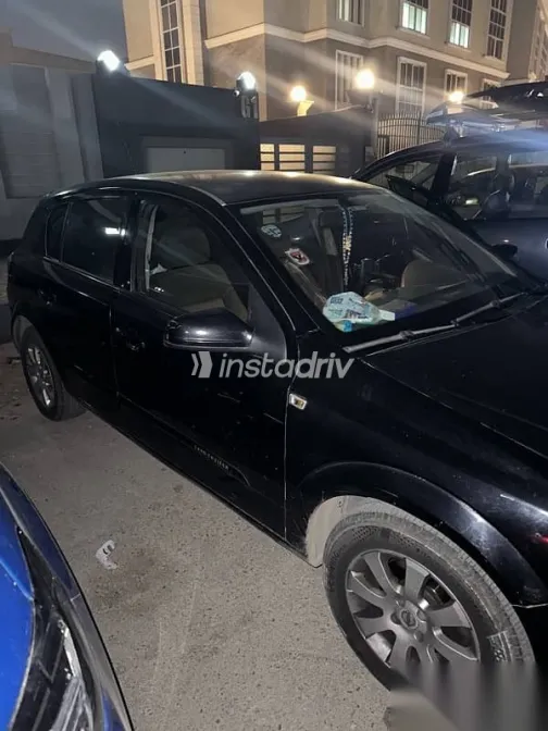 اوبل أسترا 2008 أسود مستعملة للبيع - 2