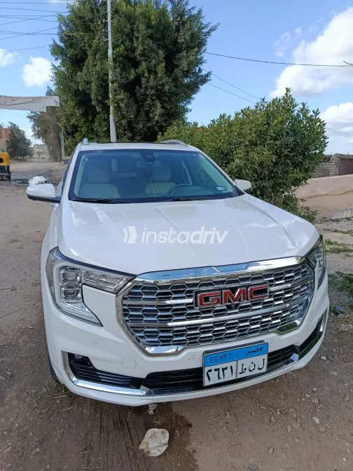 Gmc Terrain 2022 White Used for Sale - 1