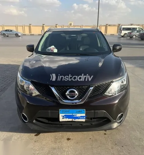 نيسان قشقاي 2017 بني مستعملة للبيع - 1
