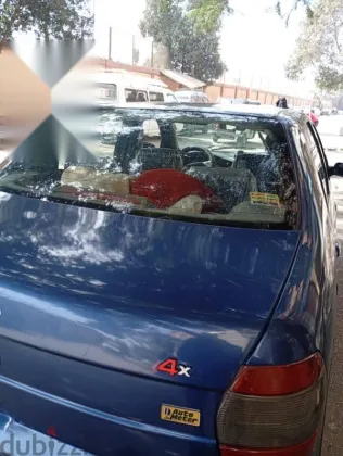 فيات سينا 2002 أزرق غامق مستعملة للبيع