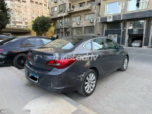 اوبل أسترا 2016 رمادي مستعملة للبيع - 4