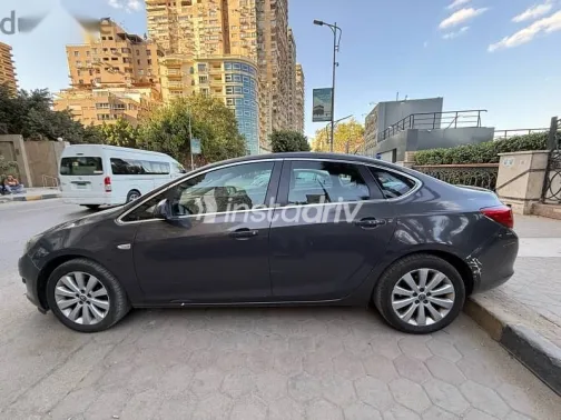 اوبل أسترا 2016 رمادي مستعملة للبيع - 8