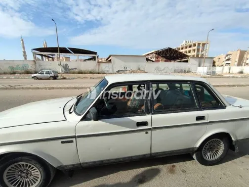 فولفو 240 1971 أبيض مستعملة للبيع - 2