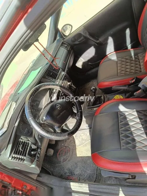 اوبل فيكترا 1998 أحمر مستعملة للبيع - 4