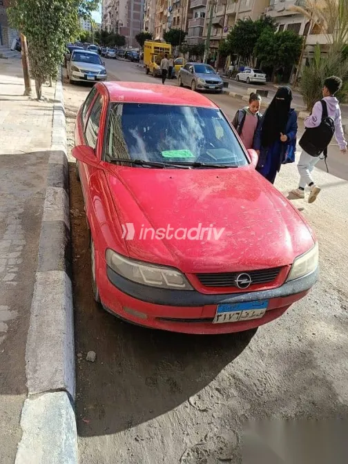 اوبل فيكترا 1998 أحمر مستعملة للبيع - 7