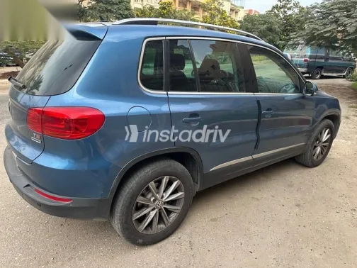 فولكس فاغن تيجون 2016 أزرق غامق مستعملة للبيع - 5