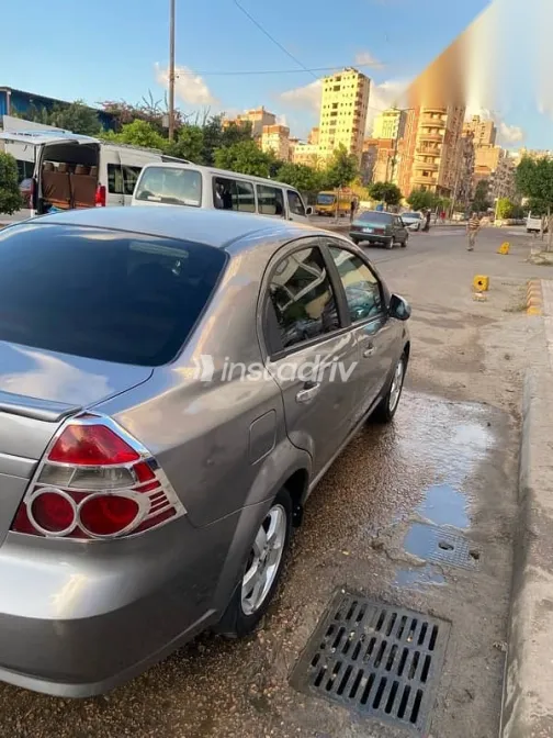 شيفروليه افيو 2014 فضي مستعملة للبيع - 3