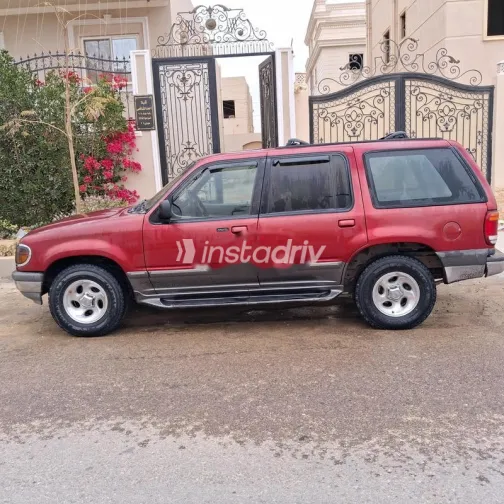 فورد اكسبلورر 1999 أحمر مستعملة للبيع - 4