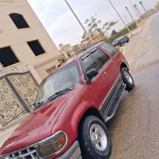 فورد اكسبلورر 1999 أحمر مستعملة للبيع