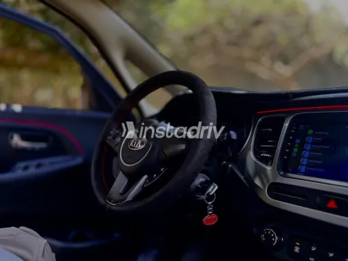 Kia Carens 2014 Black Used for Sale - 9