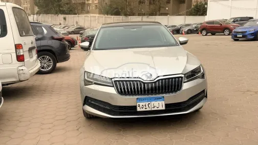 سكودا سوبيرب 2021 أبيض مستعملة للبيع - 2
