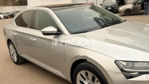 سكودا سوبيرب 2021 أبيض مستعملة للبيع - 4