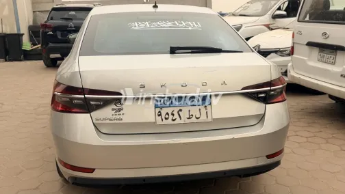 سكودا سوبيرب 2021 أبيض مستعملة للبيع - 5